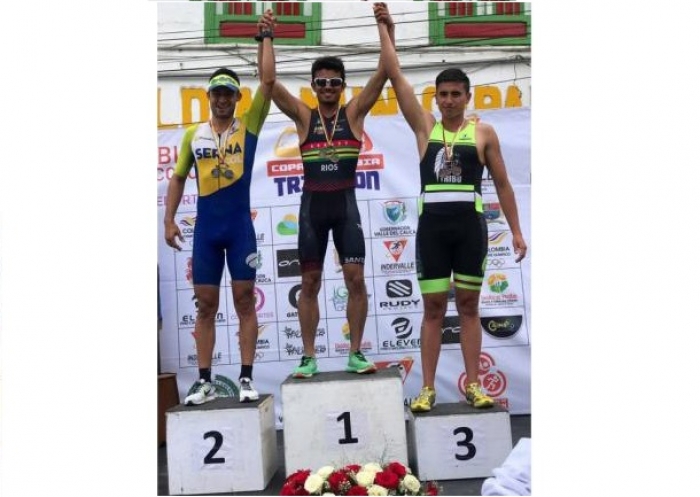 Talento Tomasino brilla en el Campeonato Nacional de Triatlón